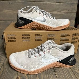 Nike Metcon Training Shoes - women's size 7.5